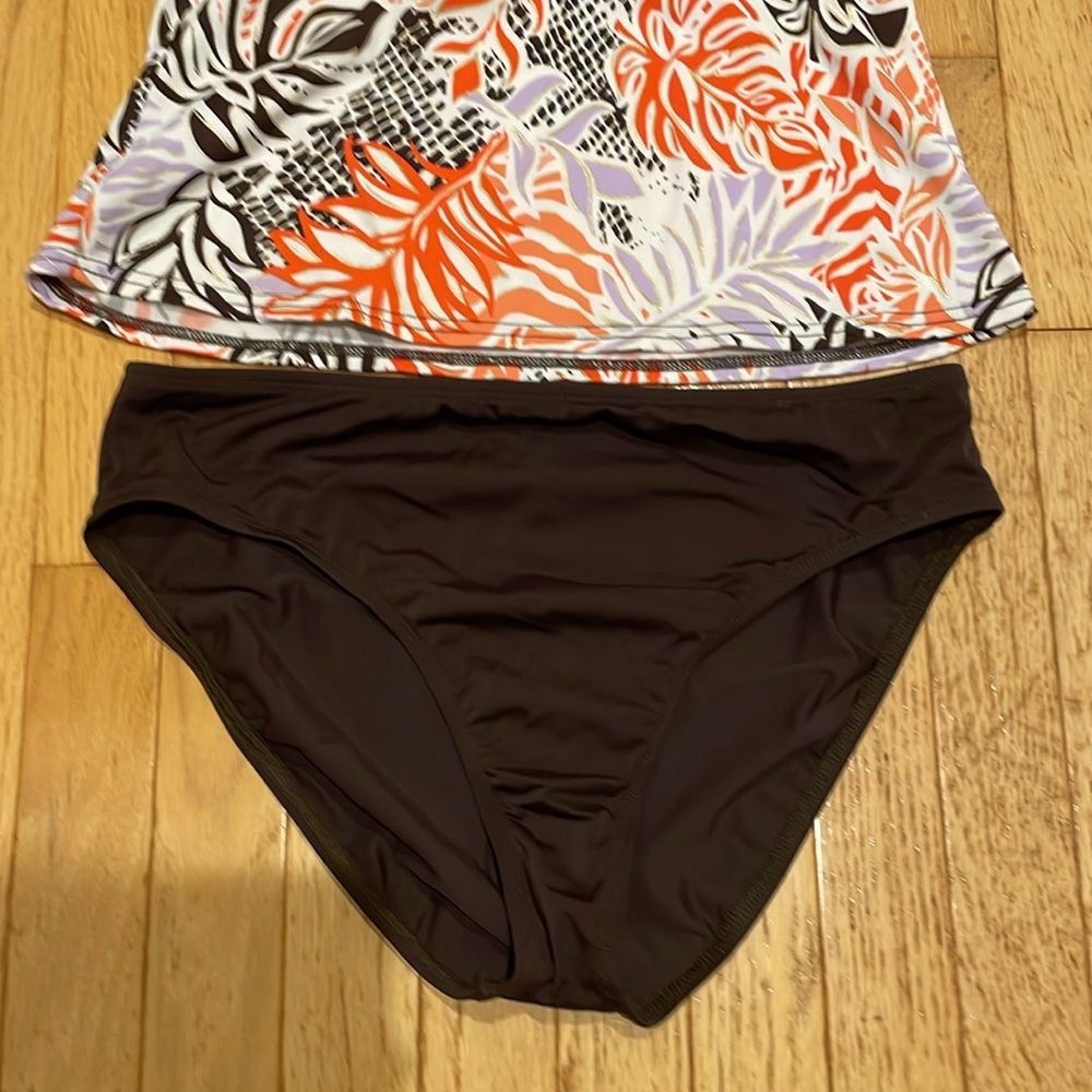 24th & Ocean swimsuit - Picture 3 of 9